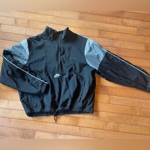 Women’s Nike black Quarter Zip Windbreak Pullover size XS